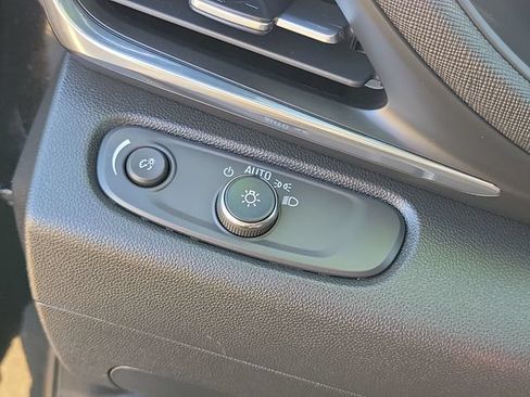 Used 2026 Buick Envista Sport Touring w/ Convenience I Package FWD image 10