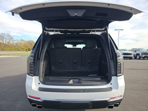 Used 2025 Chevrolet Tahoe High Country image 10