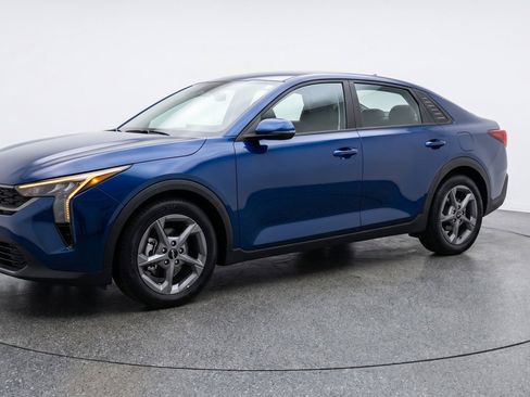 Used 2025 Kia K4 FWD image 3