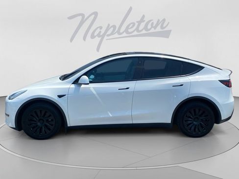 Used 2021 Tesla Model Y Long Range AWD/4WD image 2