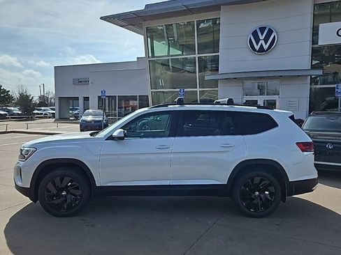 New 2026 Volkswagen Atlas SE FWD image 8