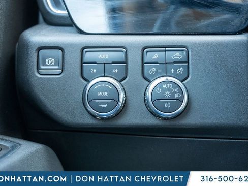 Used 2025 GMC Sierra 1500 SLT AWD/4WD image 18