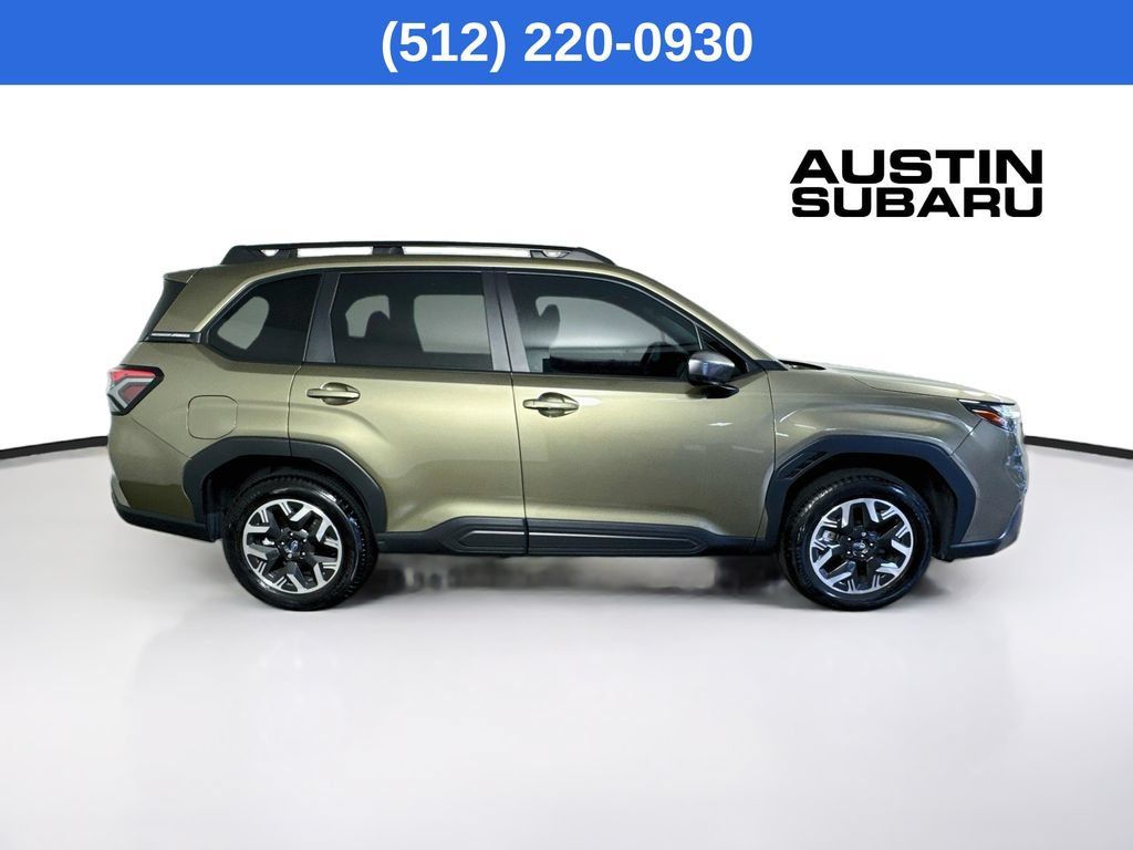 Used 2026 Subaru Forester Premium AWD/4WD image 9
