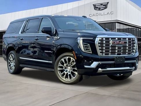 Used 2025 GMC Yukon XL Denali image 2