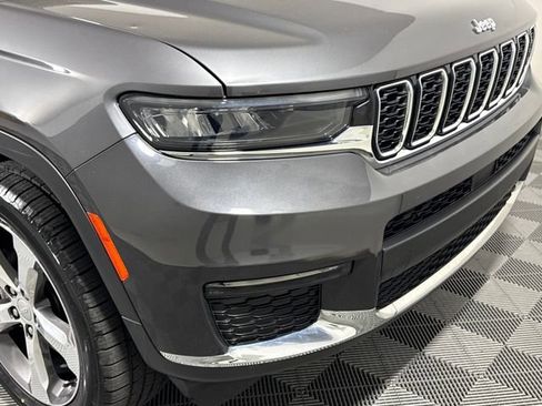 Used 2022 Jeep Grand Cherokee L Limited AWD/4WD image 11
