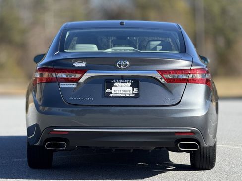 Used 2017 Toyota Avalon XLE image 5