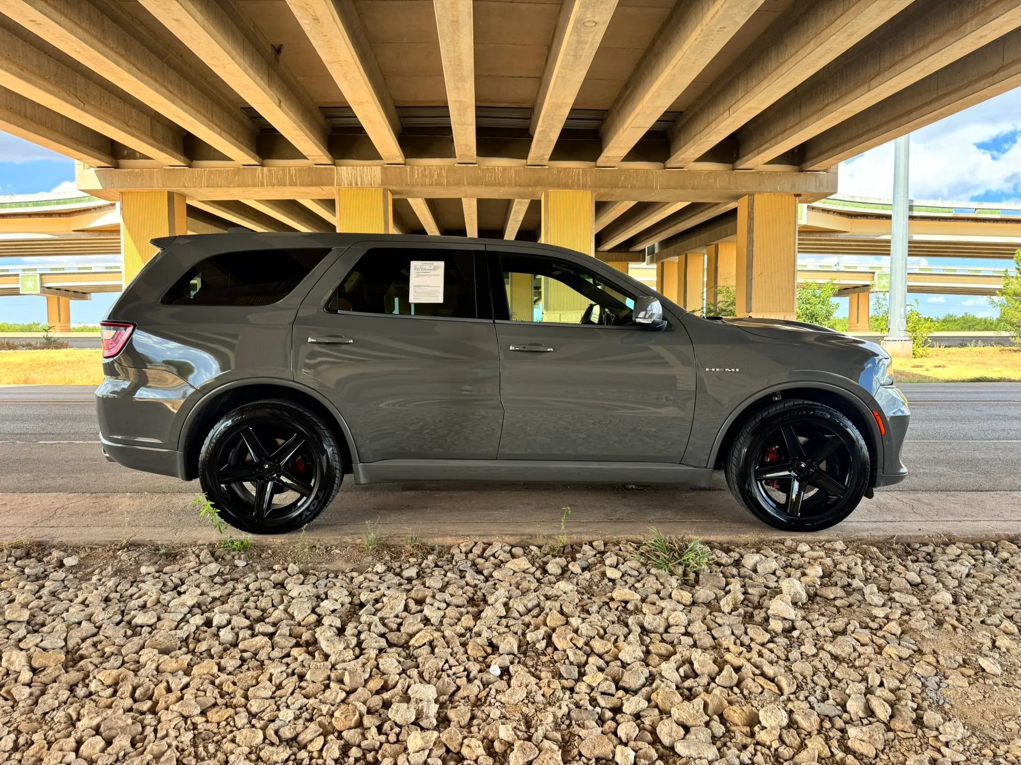 Used 2022 Dodge Durango R/T RWD image 2