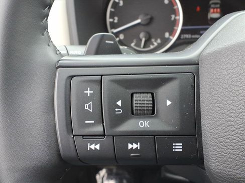 Certified 2025 Nissan Rogue SV image 24