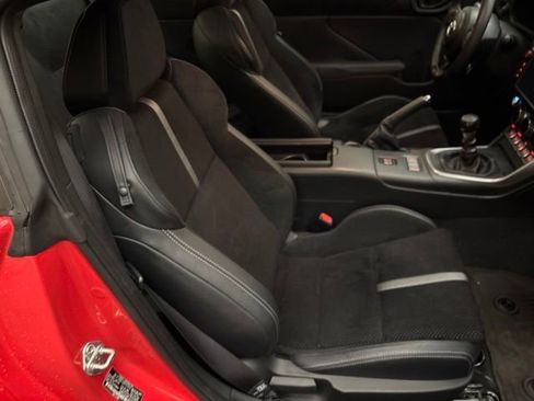 Used 2024 Toyota GR86 Premium RWD image 23