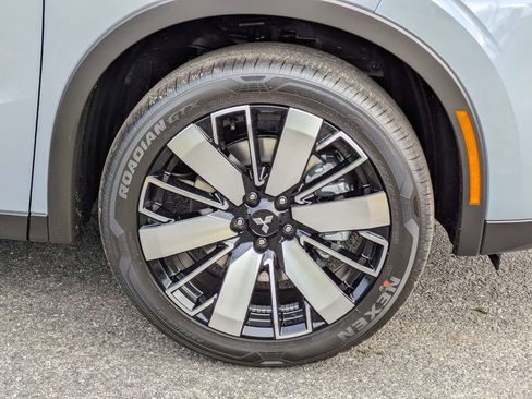 New 2026 Mitsubishi Outlander SE image 11