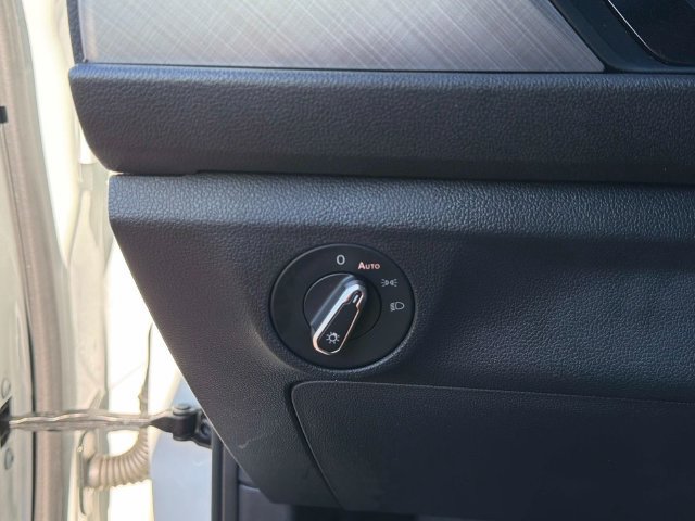 Certified 2023 Volkswagen Jetta SE FWD image 27
