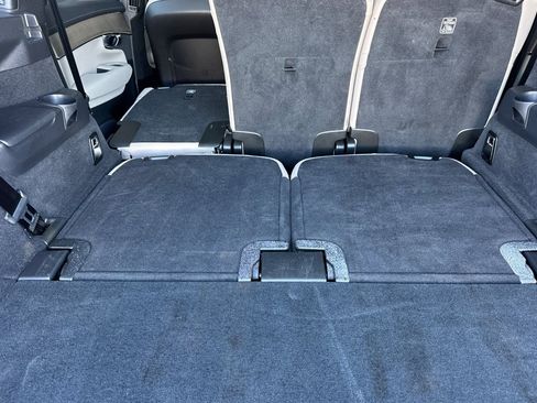 Certified 2025 Volvo XC90 B6 Plus image 19