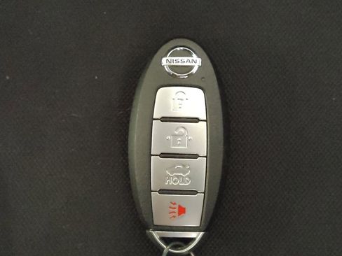 Used 2021 Nissan Versa SV image 32