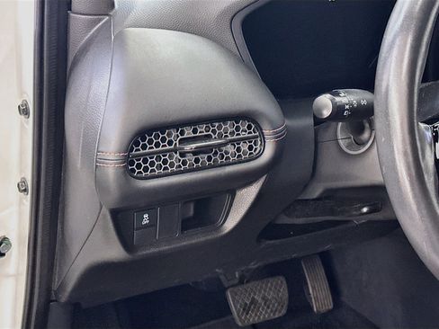 Used 2024 Honda HR-V Sport image 17