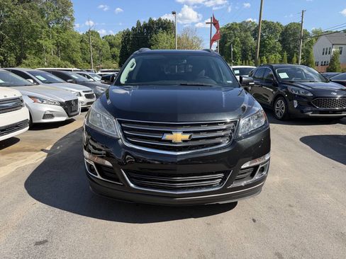 Used 2015 Chevrolet Traverse LT FWD image 2