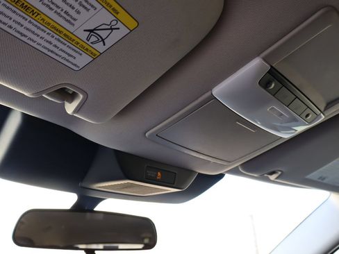 Used 2025 Nissan Pathfinder S FWD image 28