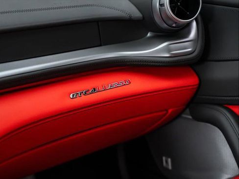 Used 2019 Ferrari GTC4Lusso image 32