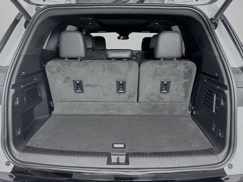 Used 2024 GMC Acadia Denali image 28