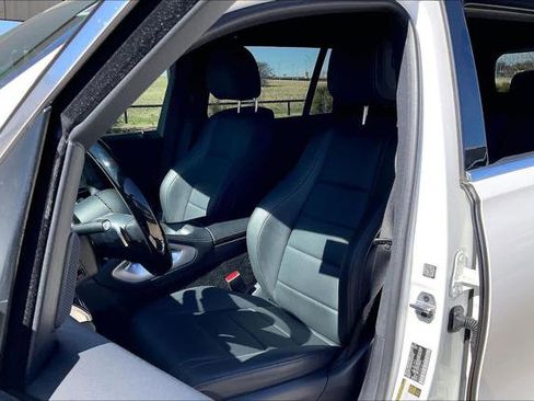 Used 2024 Mercedes-Benz GLS 450 4MATIC image 8