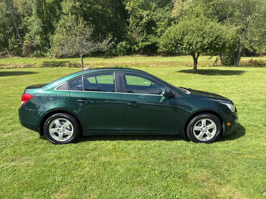 Used 2015 Chevrolet Cruze LT w/ Technology Package FWD image 14
