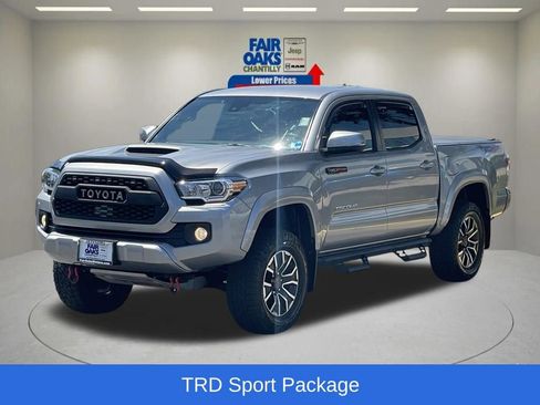 Used 2020 Toyota Tacoma TRD Sport AWD/4WD image 3