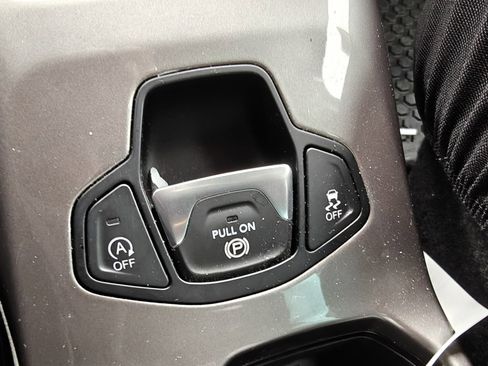 Used 2022 Jeep Renegade Latitude image 17