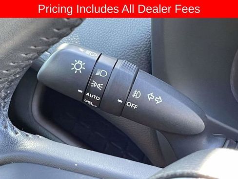 Used 2021 Toyota RAV4 Limited AWD/4WD image 28