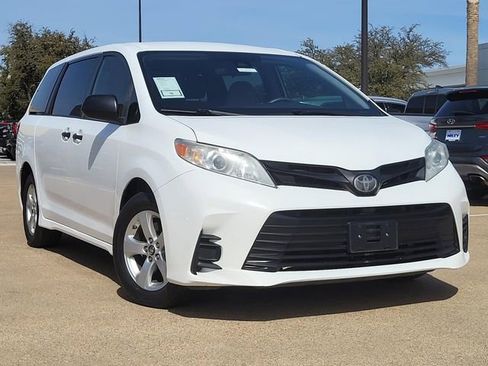 Used 2020 Toyota Sienna L image 1