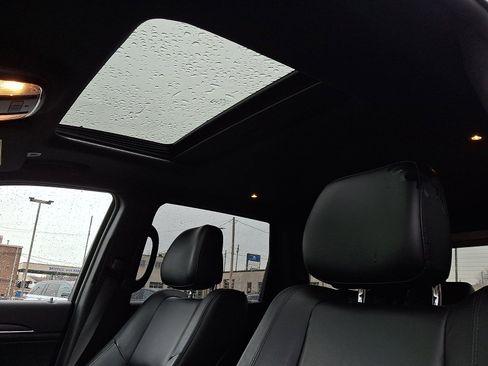 Used 2018 Jeep Grand Cherokee Limited w/ Trailer Tow Group IV image 14