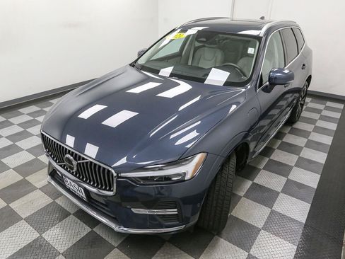 Used 2022 Volvo XC60 T8 Inscription w/ Advanced Package AWD/4WD image 6