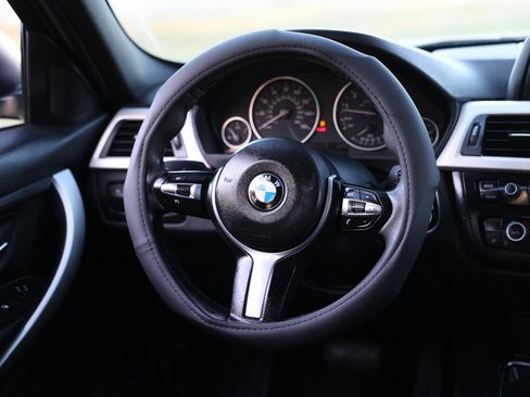 Used 2013 BMW 320i Sedan image 27