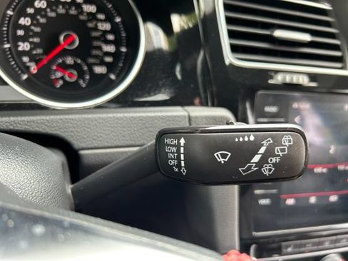 Used 2020 Volkswagen GTI SE FWD image 24