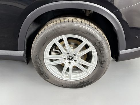 Used 2023 Mercedes-Benz GLC 300 4MATIC w/ Exclusive Trim Package image 37