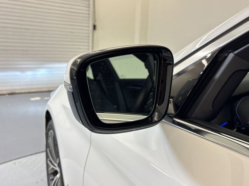 Used 2023 BMW 530i w/ Convenience Package image 22