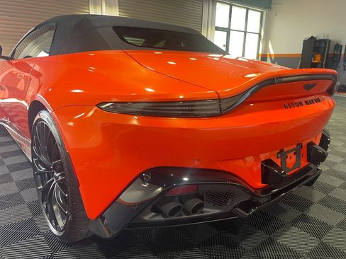 Used 2023 Aston Martin V8 Vantage ROADSTER image 31