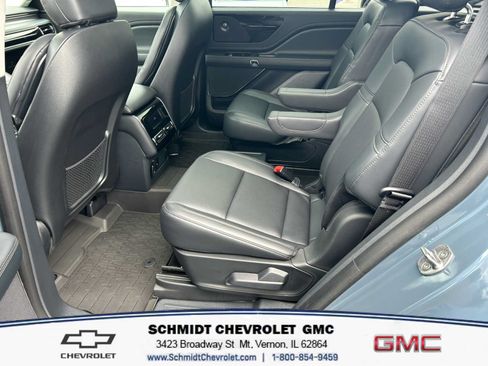 Used 2025 Lincoln Aviator w/ Premium Package w/ Equipment Group 101A AWD/4WD image 27