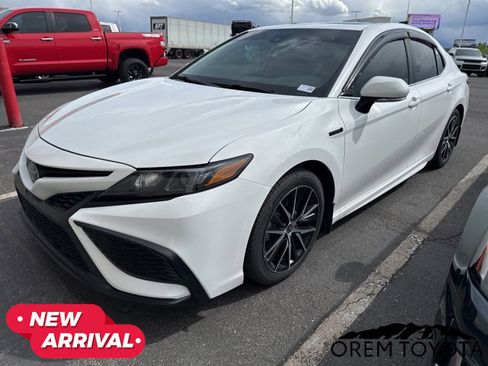 Used 2021 Toyota Camry SE w/ Audio Upgrade Package image 14