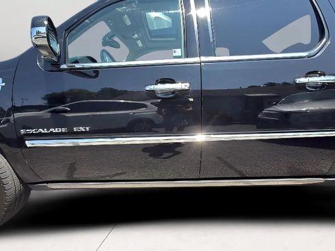 Used 2012 Cadillac Escalade EXT Premium AWD/4WD image 17