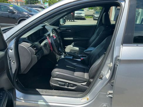 Used 2017 Honda Accord Sport image 11