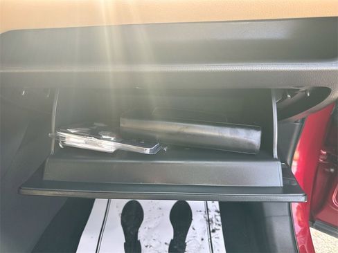 Used 2022 Toyota RAV4 LE image 35