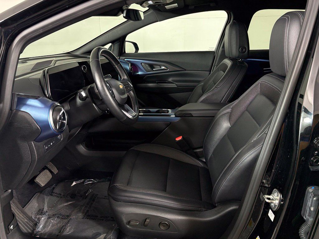 Used 2024 Chevrolet Equinox EV LT w/ LPO, Active Package FWD image 18