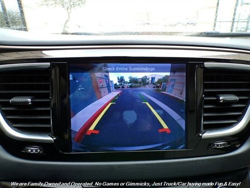 Used 2017 Chrysler Pacifica Touring-L Plus image 45