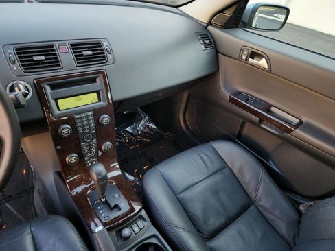 Used 2005 Volvo S40 2.4i image 10