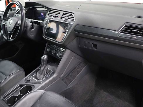 Used 2018 Volkswagen Tiguan SEL Premium AWD/4WD image 6