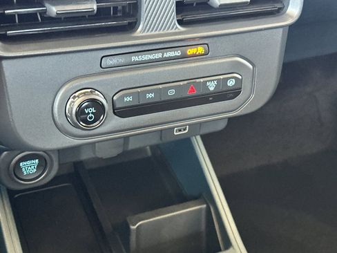 New 2025 Ford Maverick XLT w/ XLT Luxury Package image 19