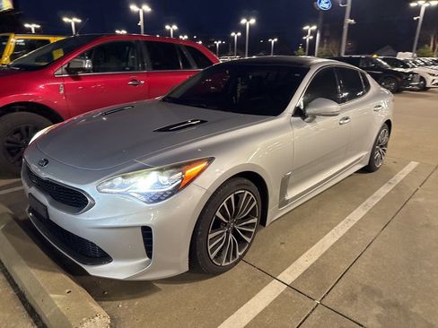 Used 2018 Kia Stinger Premium w/ Paint Protection Package image 9