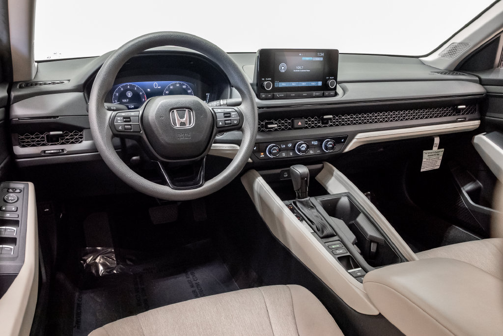 Used 2025 Honda Accord SE image 8