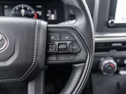 Used 2025 Toyota Tacoma SR5 AWD/4WD image 23