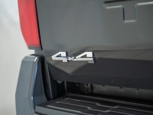 New 2026 Toyota Tacoma SR5 AWD/4WD image 7