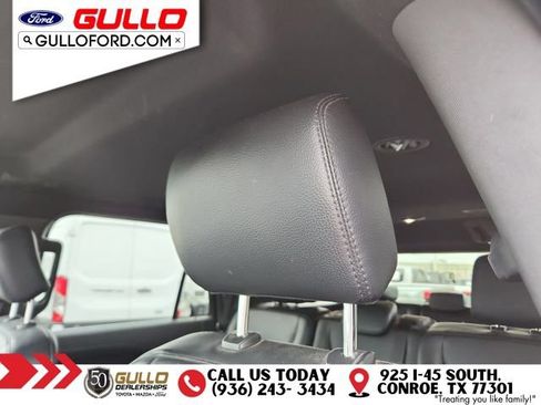 Used 2019 Ford Expedition XLT w/ Equipment Group 202A AWD/4WD image 18
